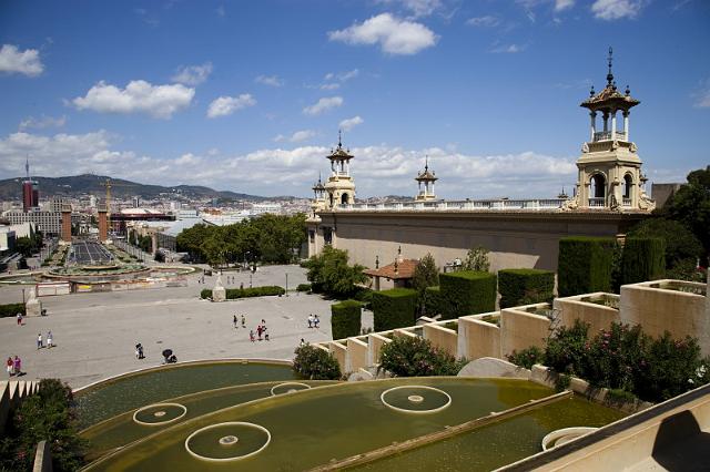 37 Uitzicht vanaf Palau Nacional.jpg